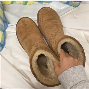 Brown uggs